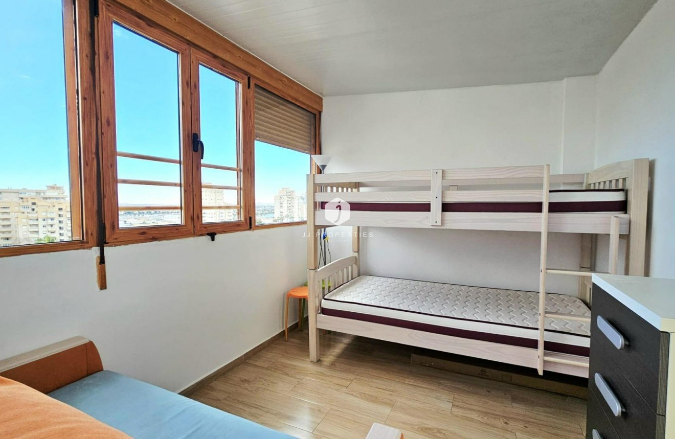 Z drugiej ręki - Mieszkanie w bloku -
Torrevieja - Nueva Torrevieja