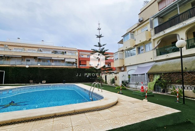 Z drugiej ręki - Mieszkanie w bloku -
Torrevieja - Nueva Torrevieja