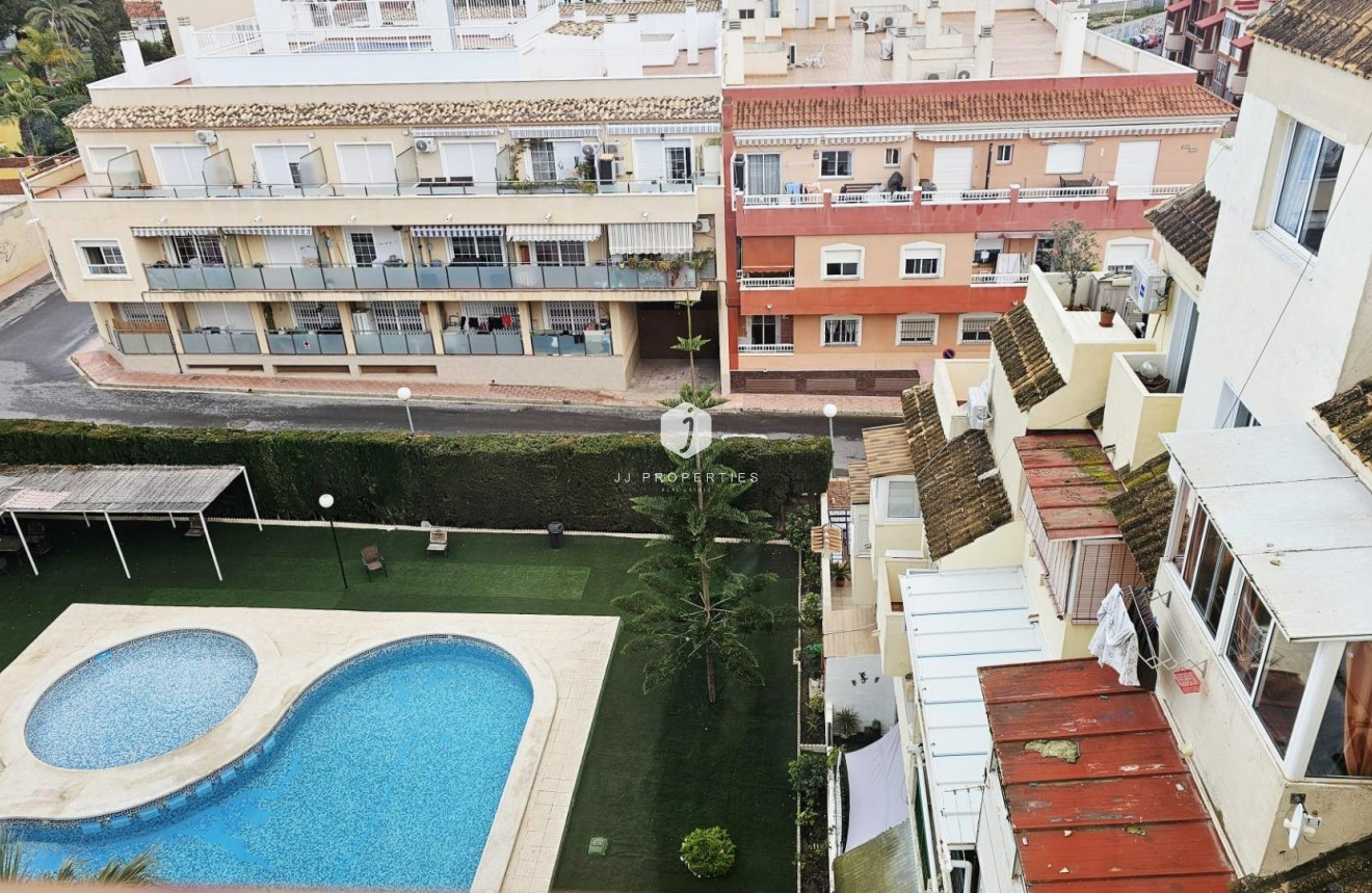 Z drugiej ręki - Mieszkanie w bloku -
Torrevieja - Nueva Torrevieja