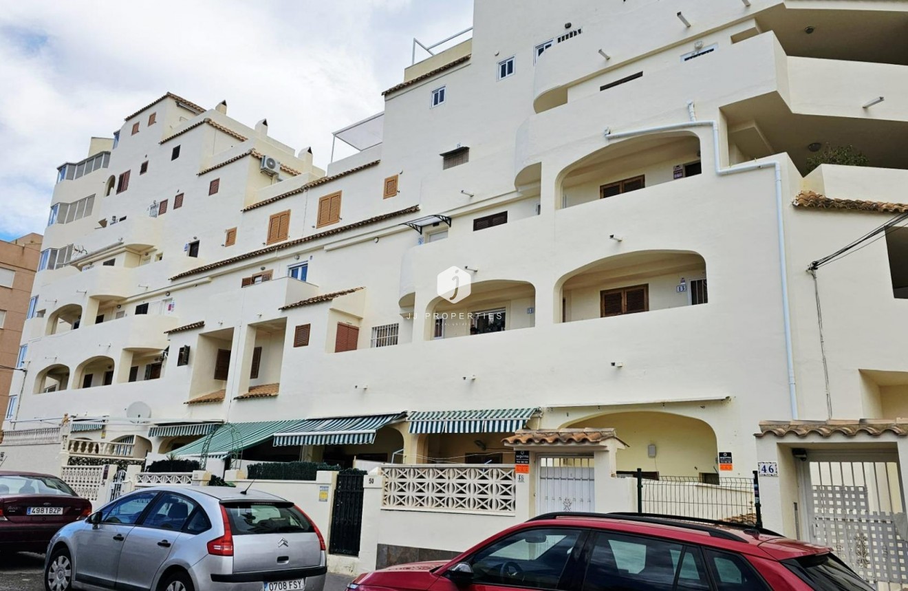 Z drugiej ręki - Mieszkanie w bloku -
Torrevieja - Nueva Torrevieja