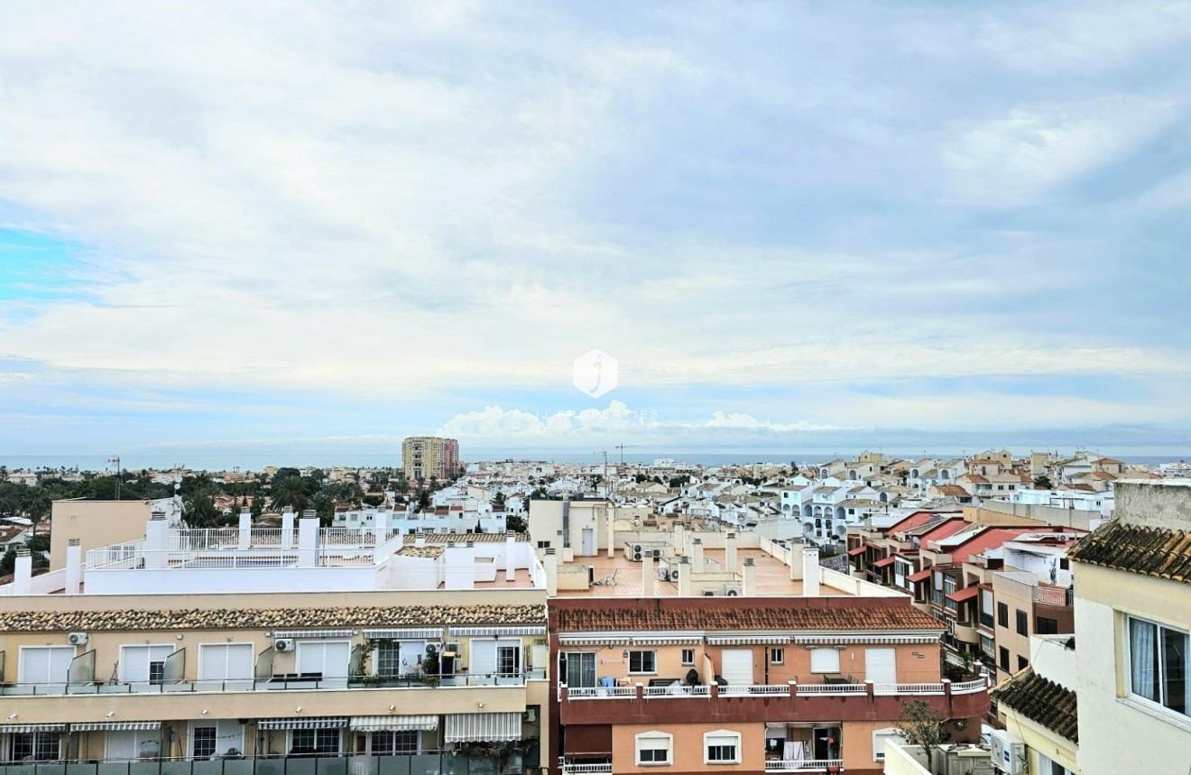 Z drugiej ręki - Mieszkanie w bloku -
Torrevieja - Nueva Torrevieja