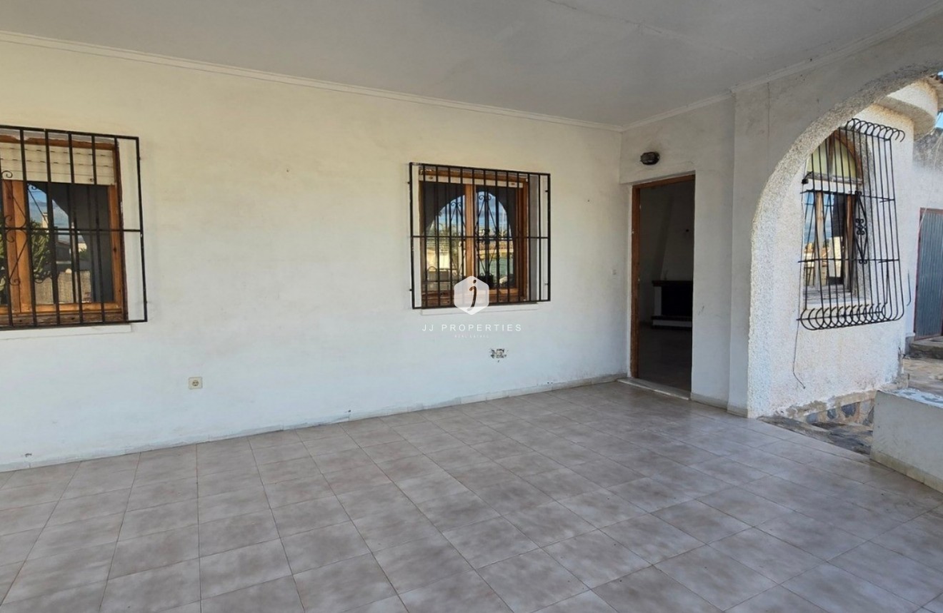 D'occasion - Villa -
Torrevieja - Costa Blanca