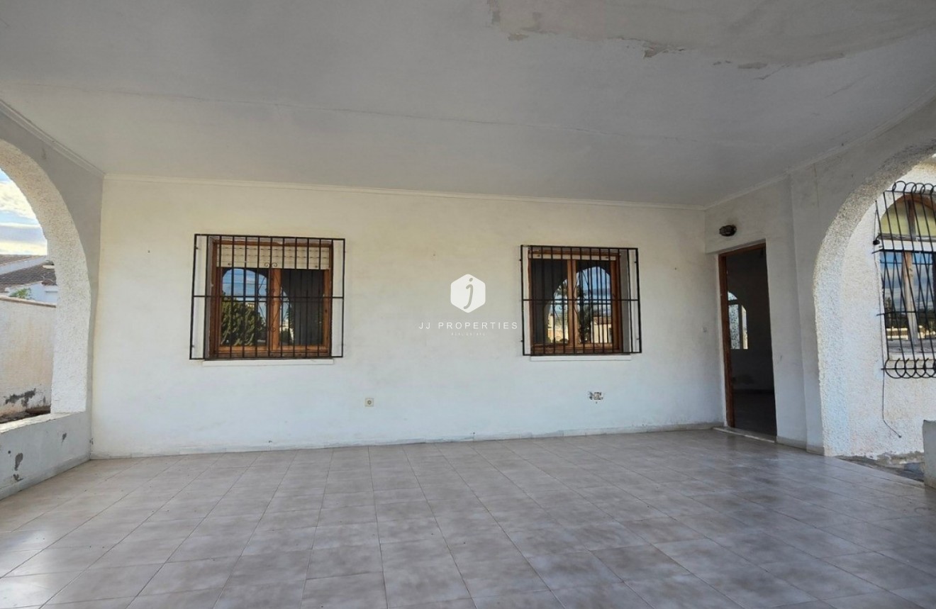 D'occasion - Villa -
Torrevieja - Costa Blanca