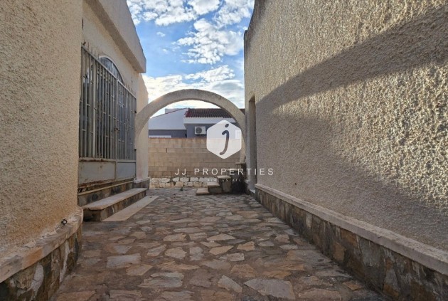 D'occasion - Villa -
Torrevieja - Costa Blanca