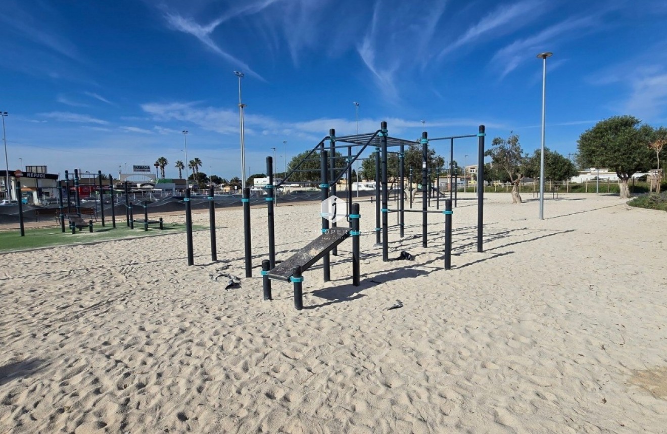 D'occasion - Villa -
Torrevieja - Costa Blanca