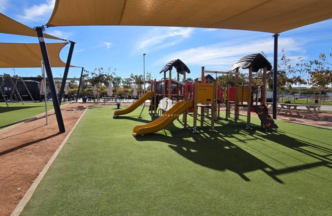 D'occasion - Villa -
Torrevieja - Costa Blanca