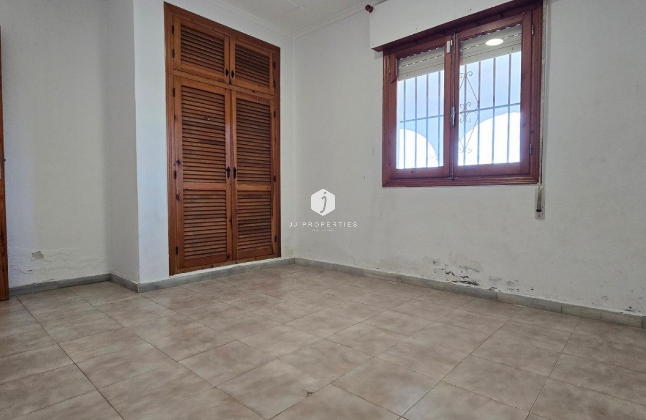 D'occasion - Villa -
Torrevieja - Costa Blanca