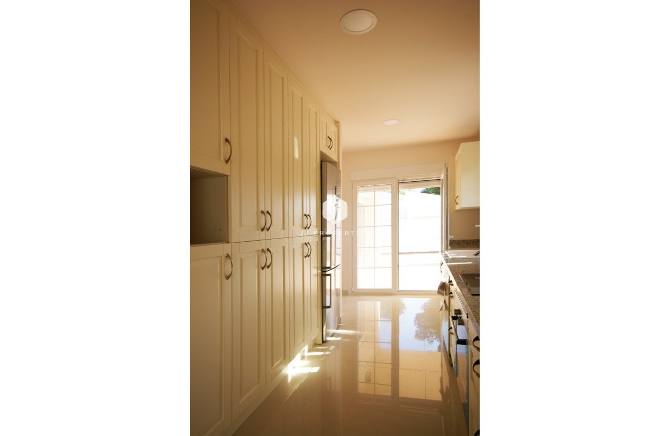 Resale - Villa -
Cabo Roig - Costa Blanca