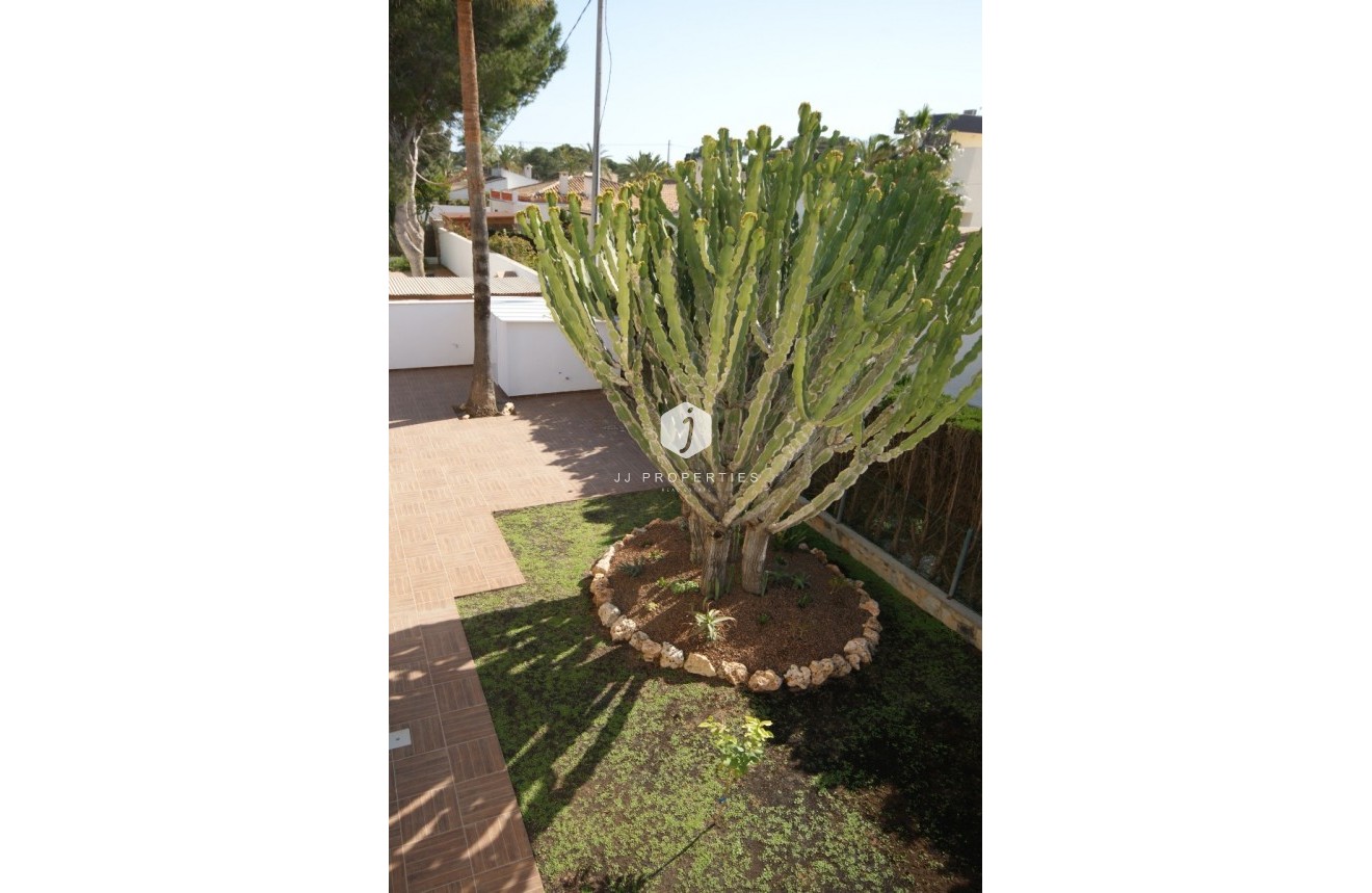 Resale - Villa -
Cabo Roig - Costa Blanca