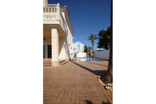 Resale - Villa -
Cabo Roig - Costa Blanca