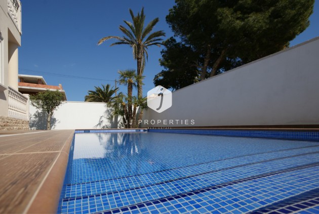 Resale - Villa -
Cabo Roig - Costa Blanca