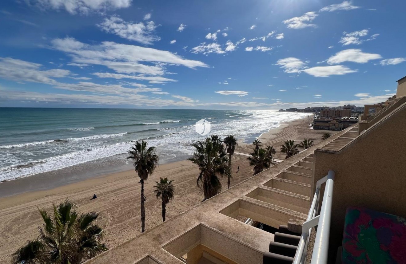 Resale - Penthouse -
Torrevieja - La Mata Pueblo