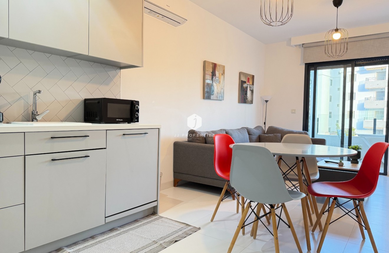 Aus zweiter Hand - Wohnung -
San Miguel de Salinas - Inland