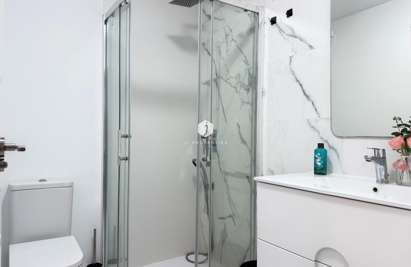 Aus zweiter Hand - Wohnung -
San Miguel de Salinas - Inland