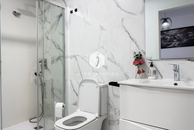 Aus zweiter Hand - Wohnung -
San Miguel de Salinas - Inland