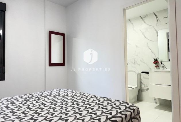 Aus zweiter Hand - Wohnung -
San Miguel de Salinas - Inland