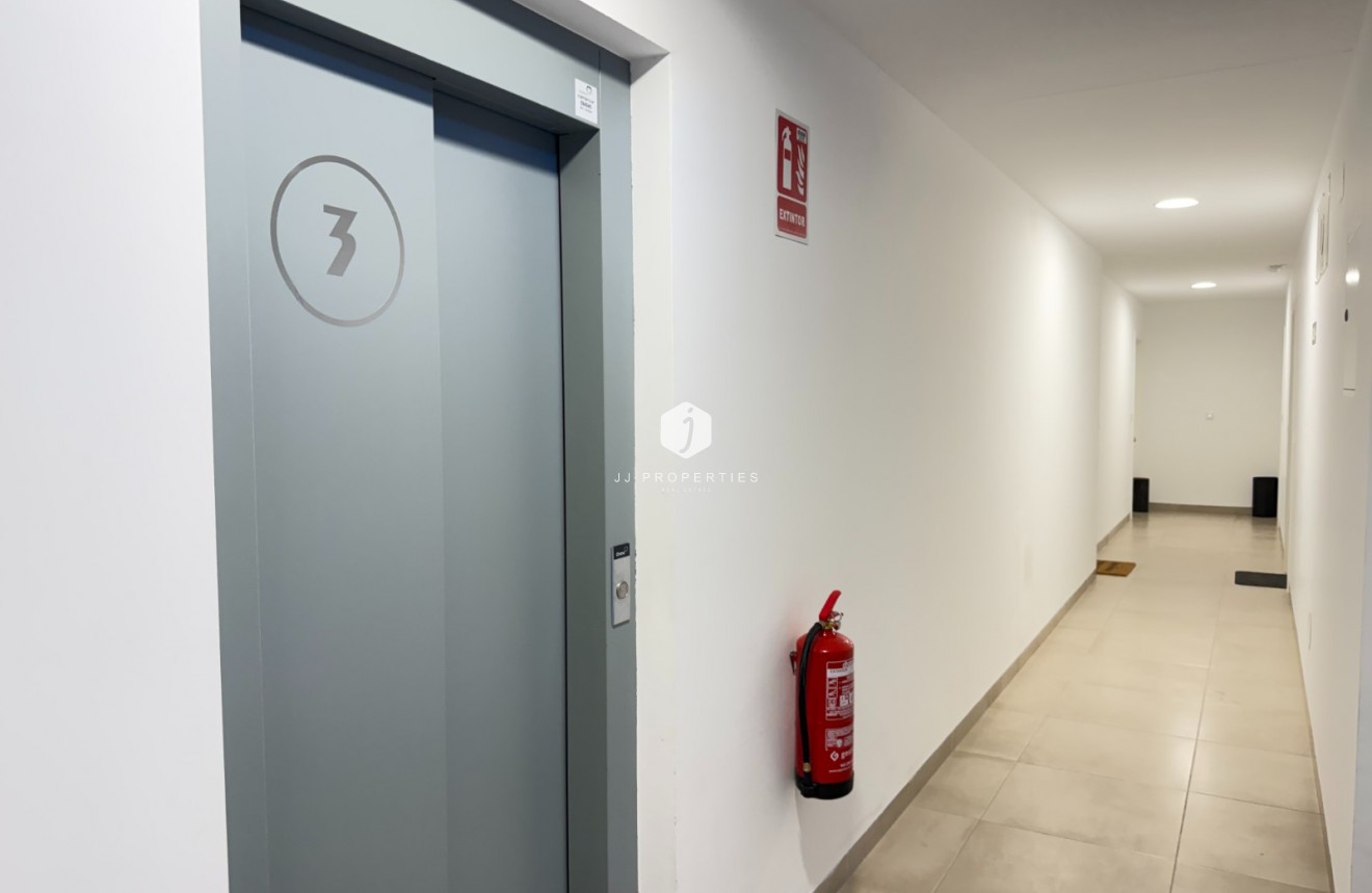 Aus zweiter Hand - Wohnung -
San Miguel de Salinas - Inland