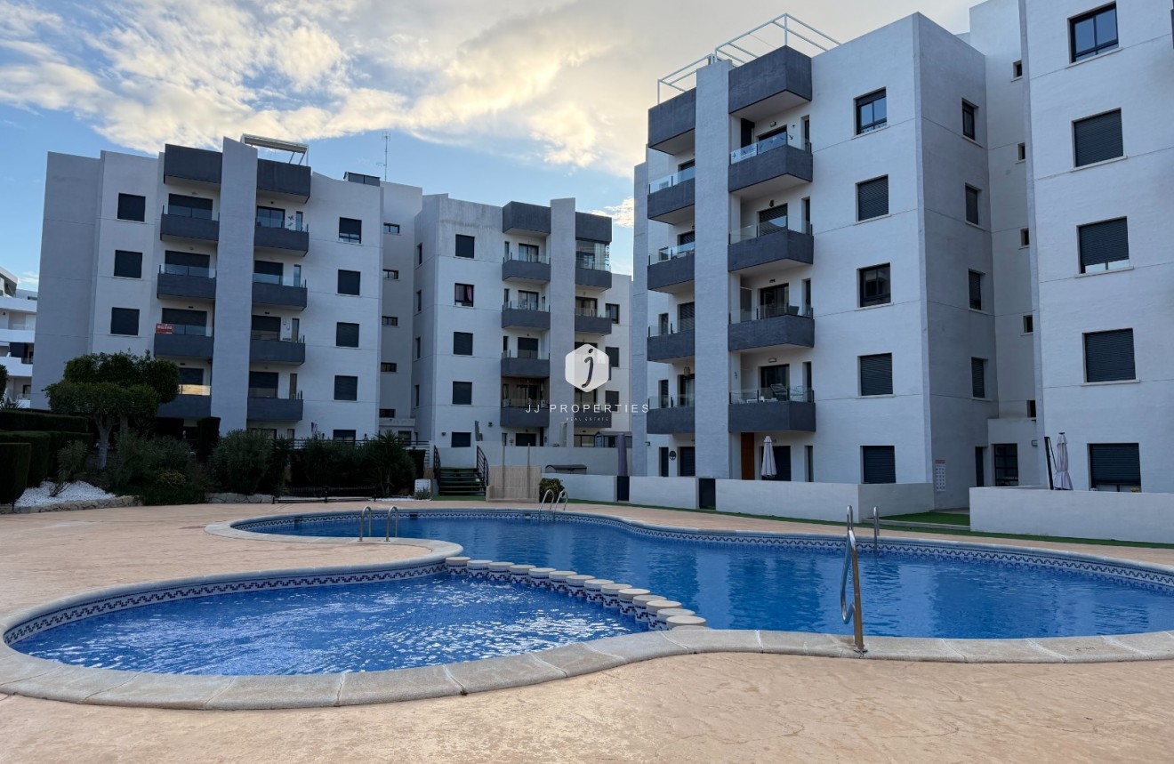 Aus zweiter Hand - Wohnung -
San Miguel de Salinas - Inland