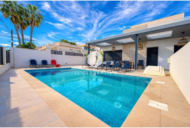 Resale - Villa -
Los Balcones - Costa Blanca