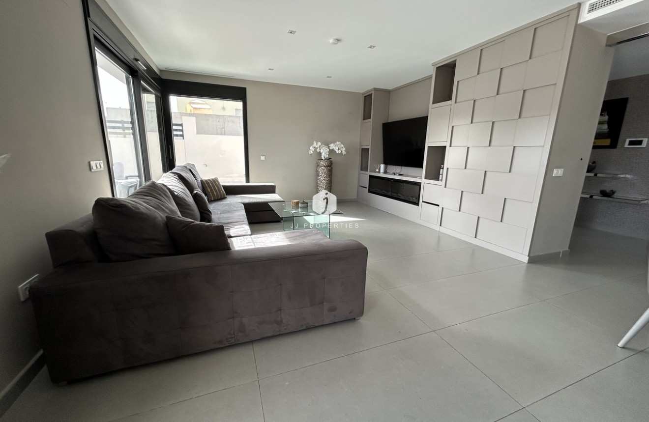 Resale - Villa -
Los Balcones - Costa Blanca