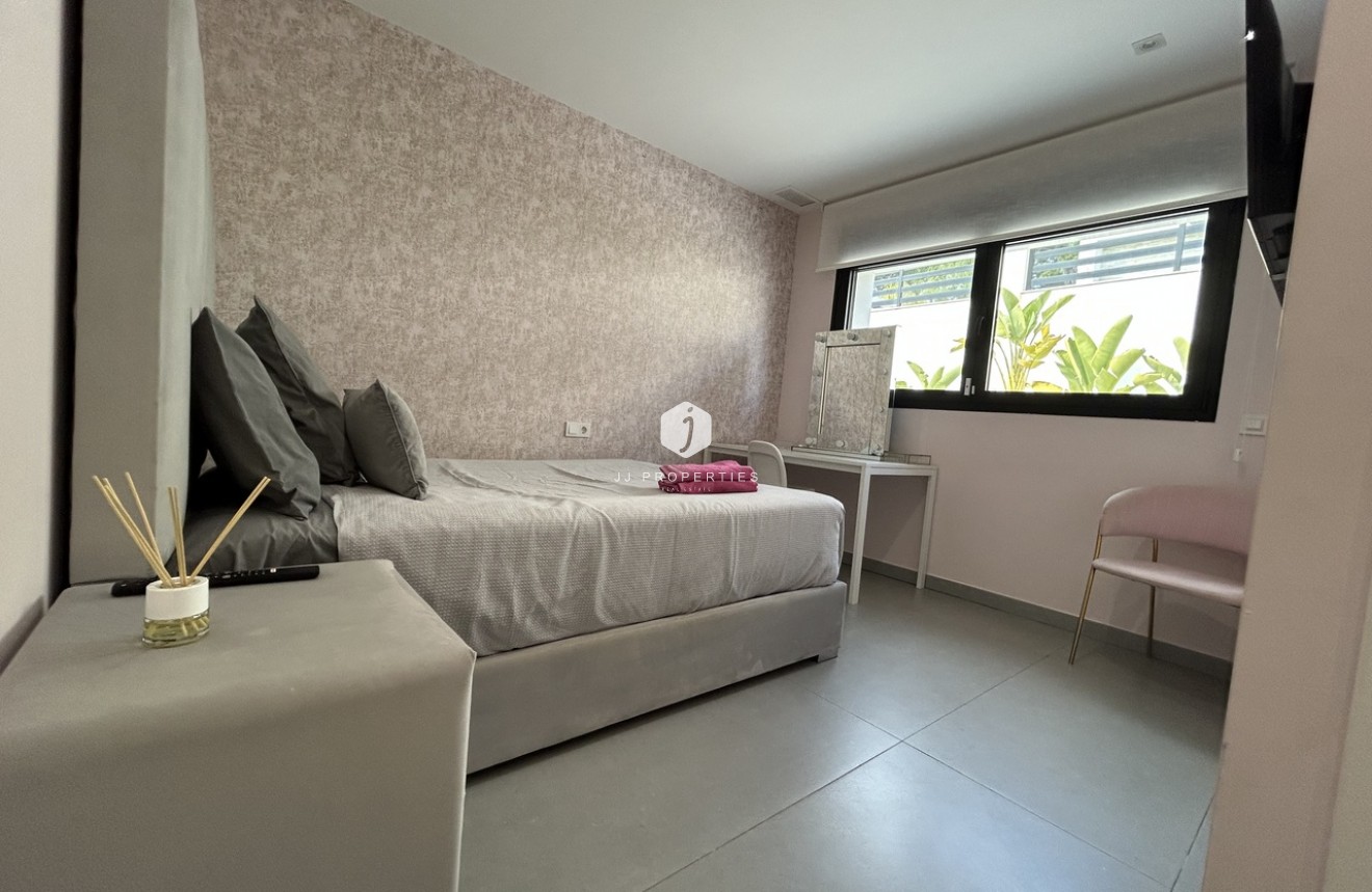 Resale - Villa -
Los Balcones - Costa Blanca