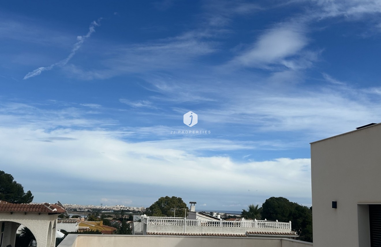 Resale - Villa -
Los Balcones - Costa Blanca