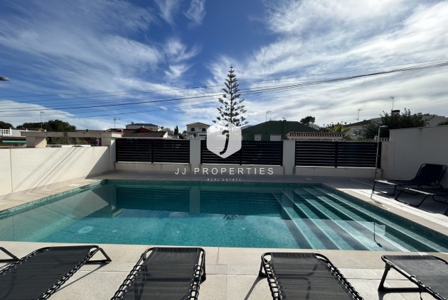 Resale - Villa -
Los Balcones - Costa Blanca