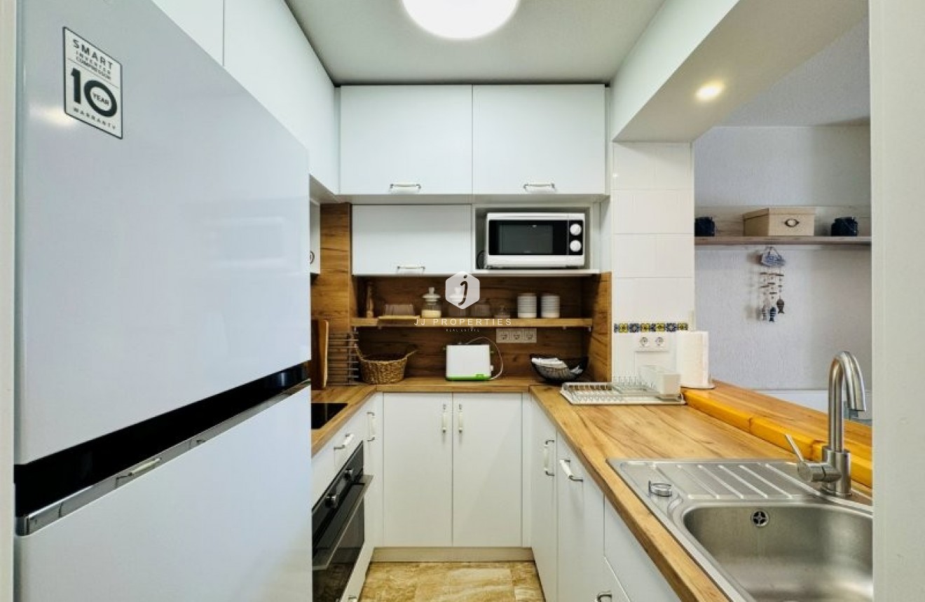 Resale - Apartment / flat -
La Mata - Costa Blanca