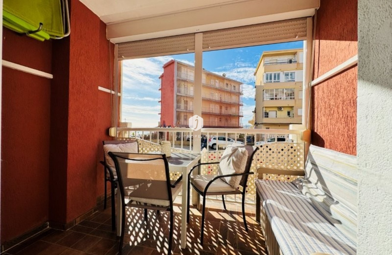 Resale - Apartment / flat -
La Mata - Costa Blanca