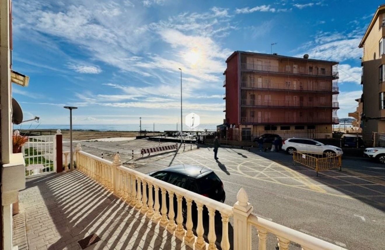 Resale - Apartment / flat -
La Mata - Costa Blanca