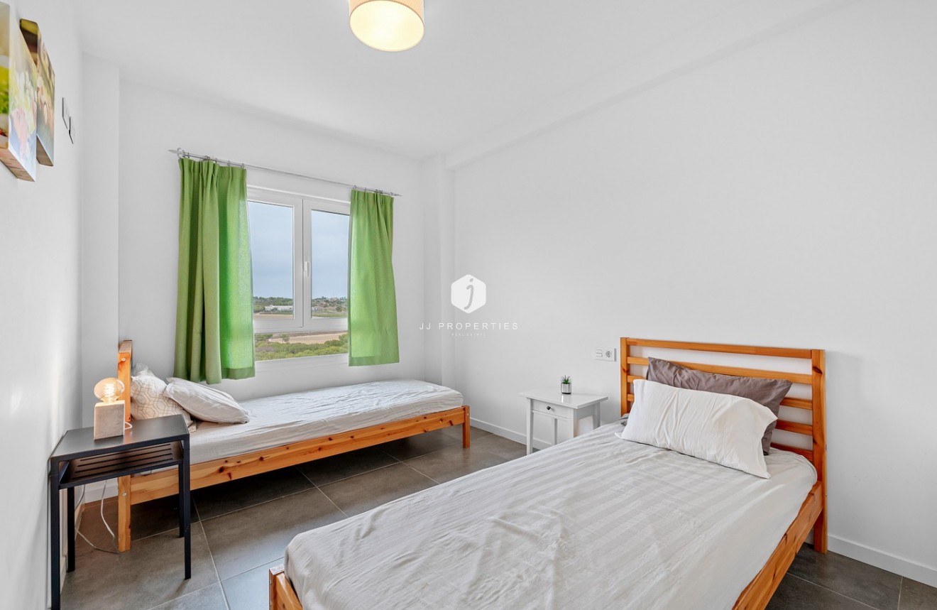 Resale - Apartment / flat -
Orihuela Costa - Costa Blanca