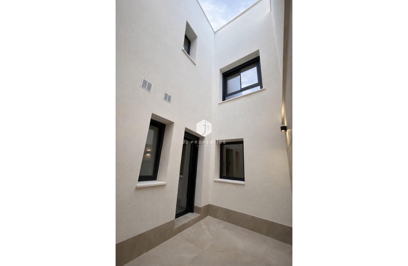 Resale - Chalet -
Dolores - Costa Blanca