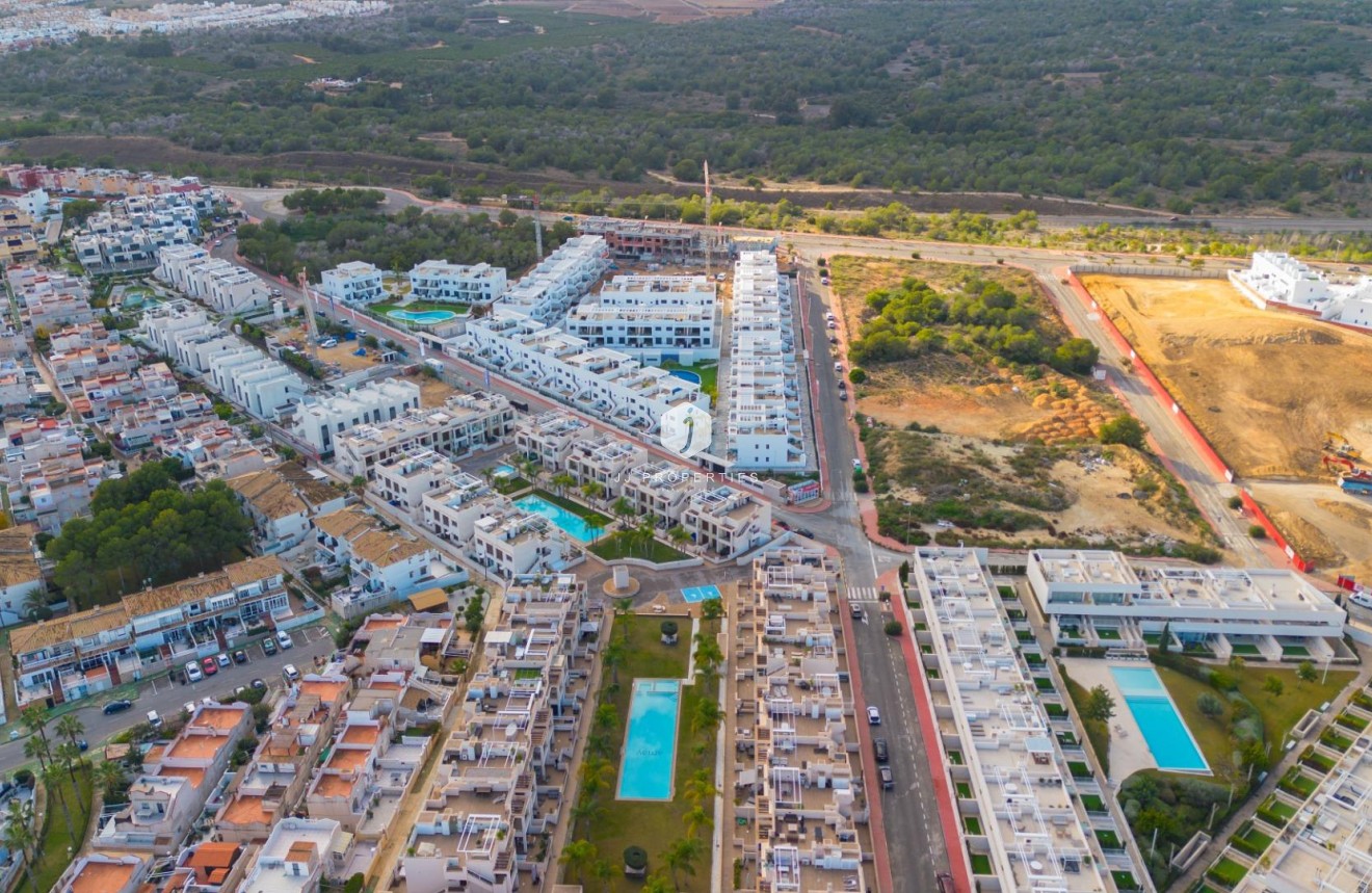 Resale - Bungalow -
Torrevieja - Los Balcones - Los Altos del Edén