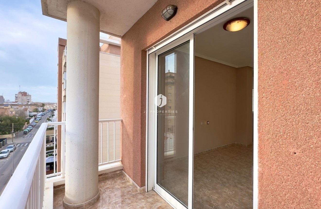 Resale - Apartment / flat -
Torrevieja - Playa del Cura