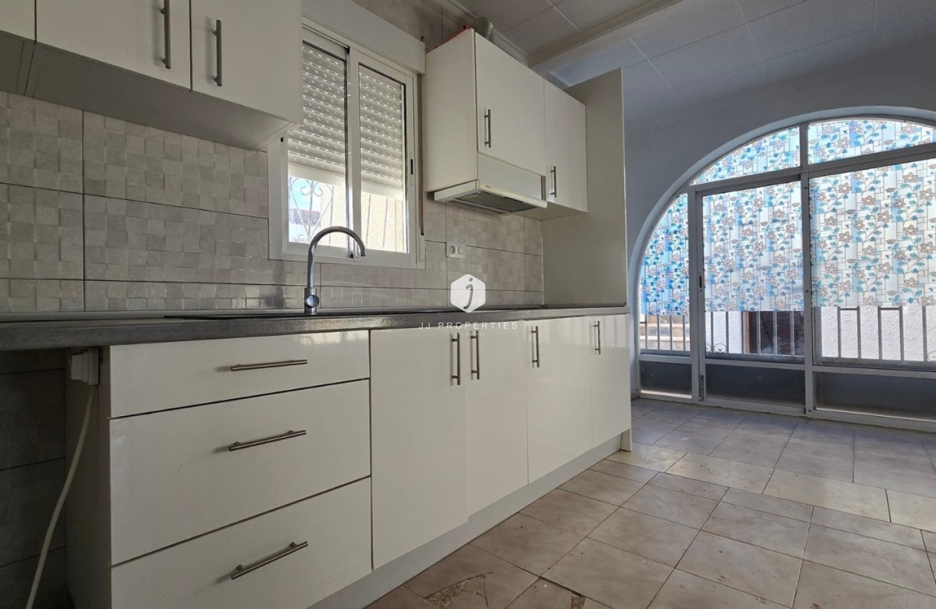 Resale - Villa -
El Chaparral - Inland