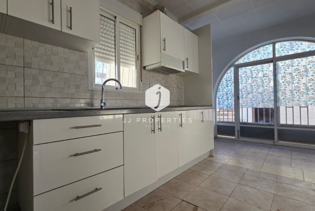 Resale - Villa -
El Chaparral - Inland