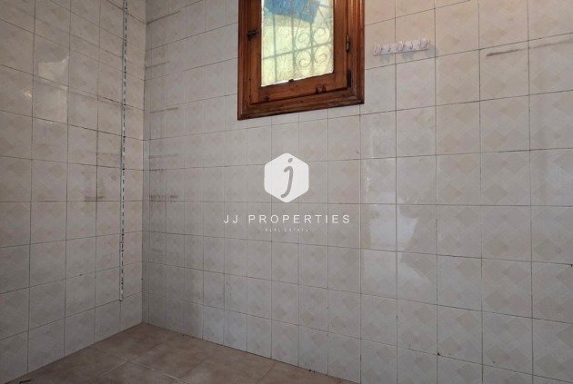 Resale - Villa -
El Chaparral - Inland