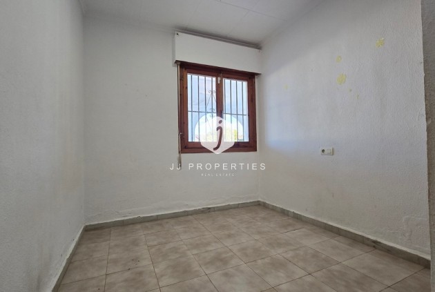 Resale - Villa -
El Chaparral - Inland