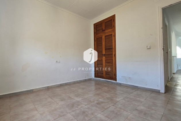 Resale - Villa -
El Chaparral - Inland