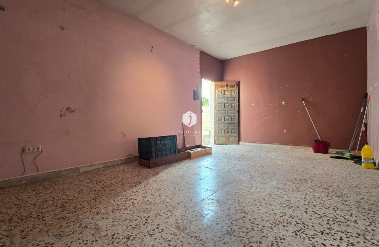 Resale - Villa -
El Chaparral - Inland