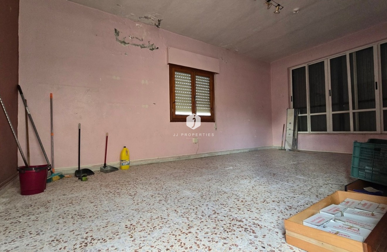 Resale - Villa -
El Chaparral - Inland