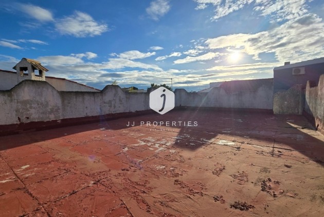 Resale - Villa -
El Chaparral - Inland