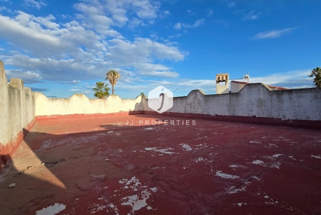 Resale - Villa -
El Chaparral - Inland