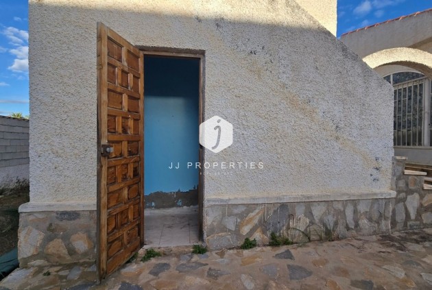 Resale - Villa -
El Chaparral - Inland