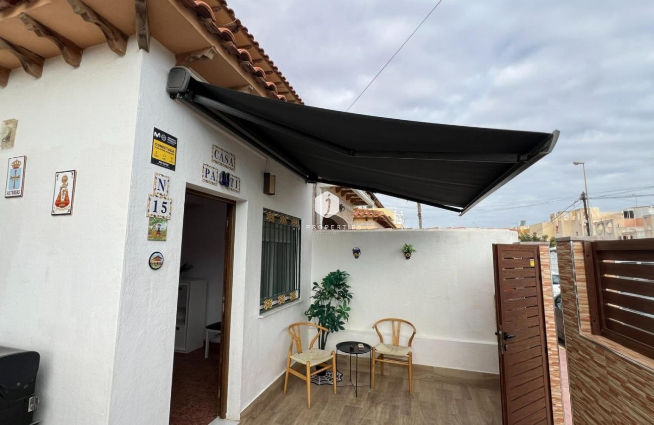 Resale - Bungalow -
Torrevieja - Costa Blanca