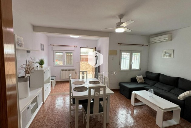 Resale - Bungalow -
Torrevieja - Costa Blanca
