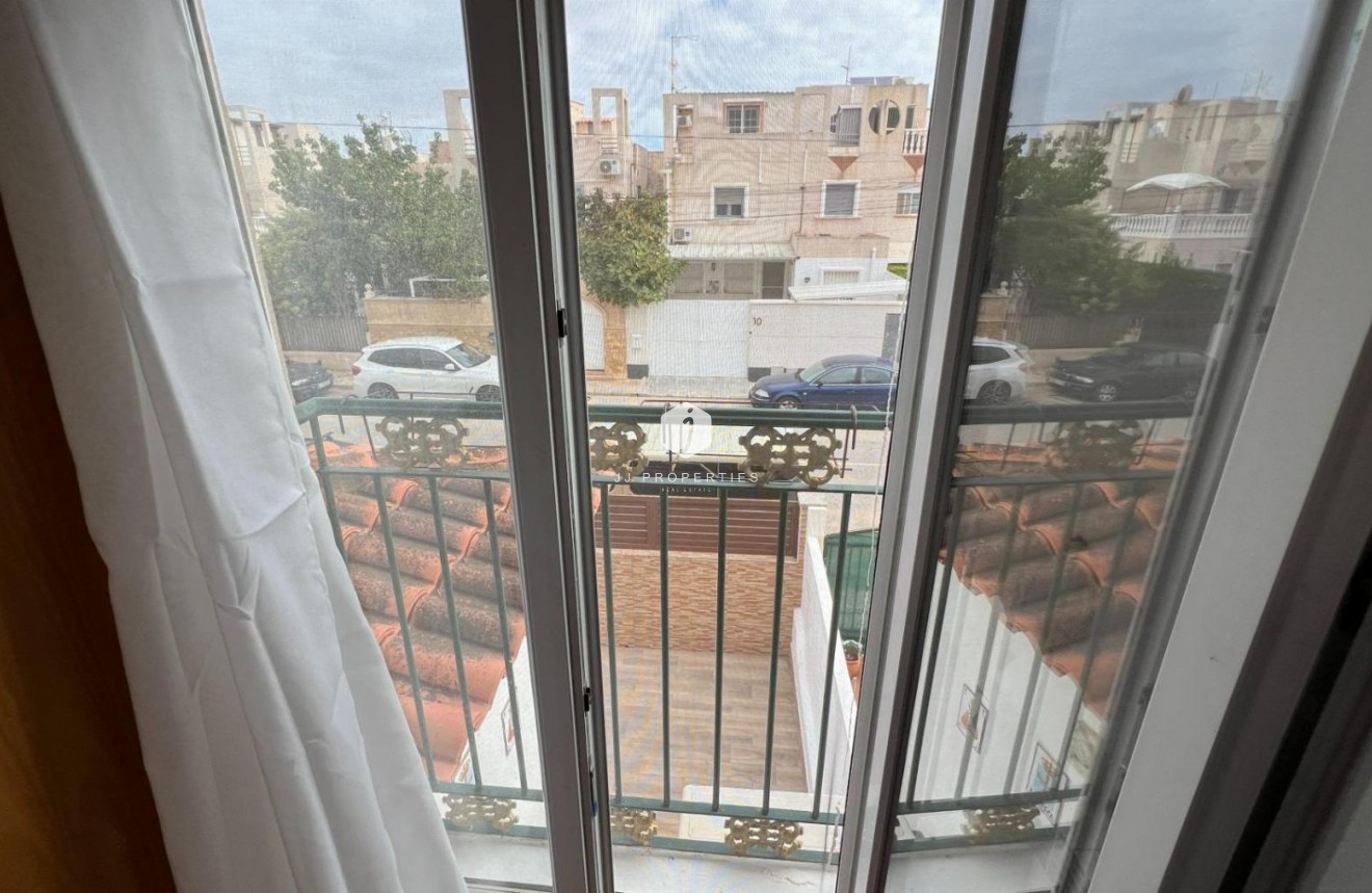 Resale - Bungalow -
Torrevieja - Costa Blanca