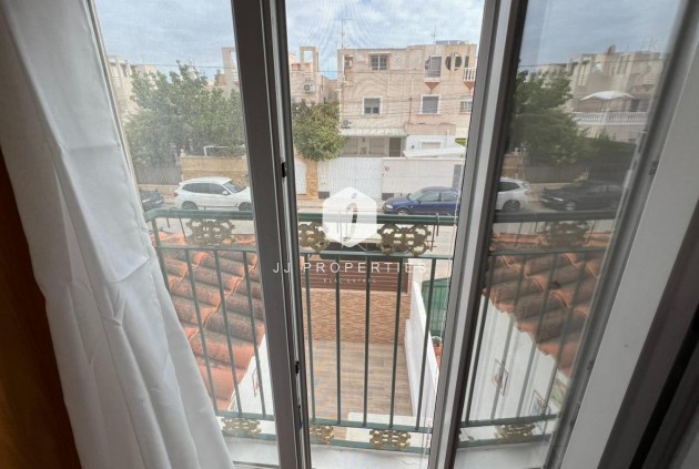 Resale - Bungalow -
Torrevieja - Costa Blanca