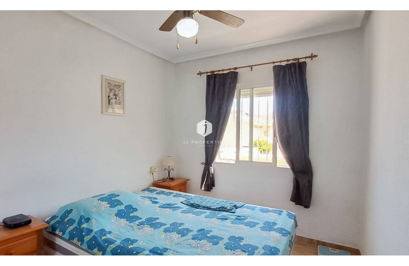 D'occasion - Appartement -
Torrevieja - Parque Acuático - Sector 25