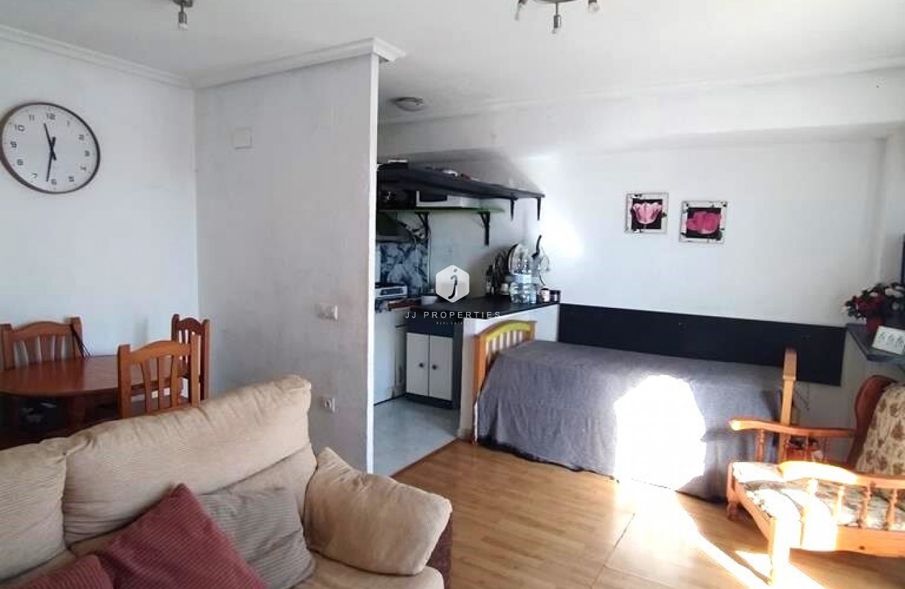 Resale - Apartment / flat -
Torrevieja - Punta prima